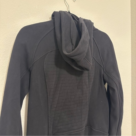 Lululemon Hooded Radiant Jacket Black Full Zip Side Pockets Size 6 Women’s - Picture 7 of 9